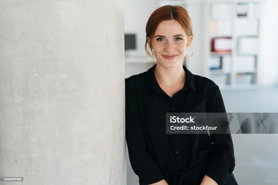 B2C-Academiker_istockphoto-1250919789-1024x1024_1.jpg